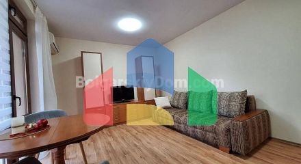 Двухкомнатаная квартира в Сияна