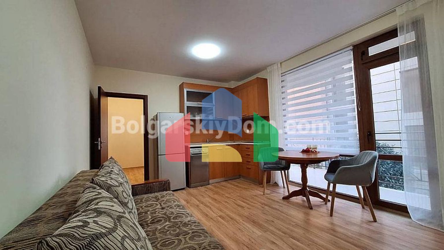 Двухкомнатаная квартира в Сияна