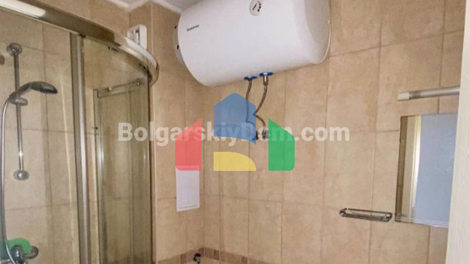 Трехкомнатная квартира в Сансет