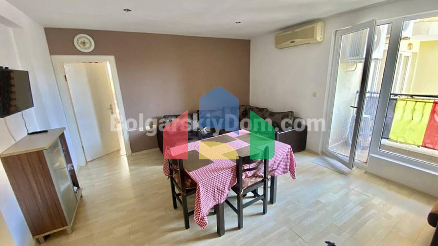 Трехкомнатная квартира в Сансет