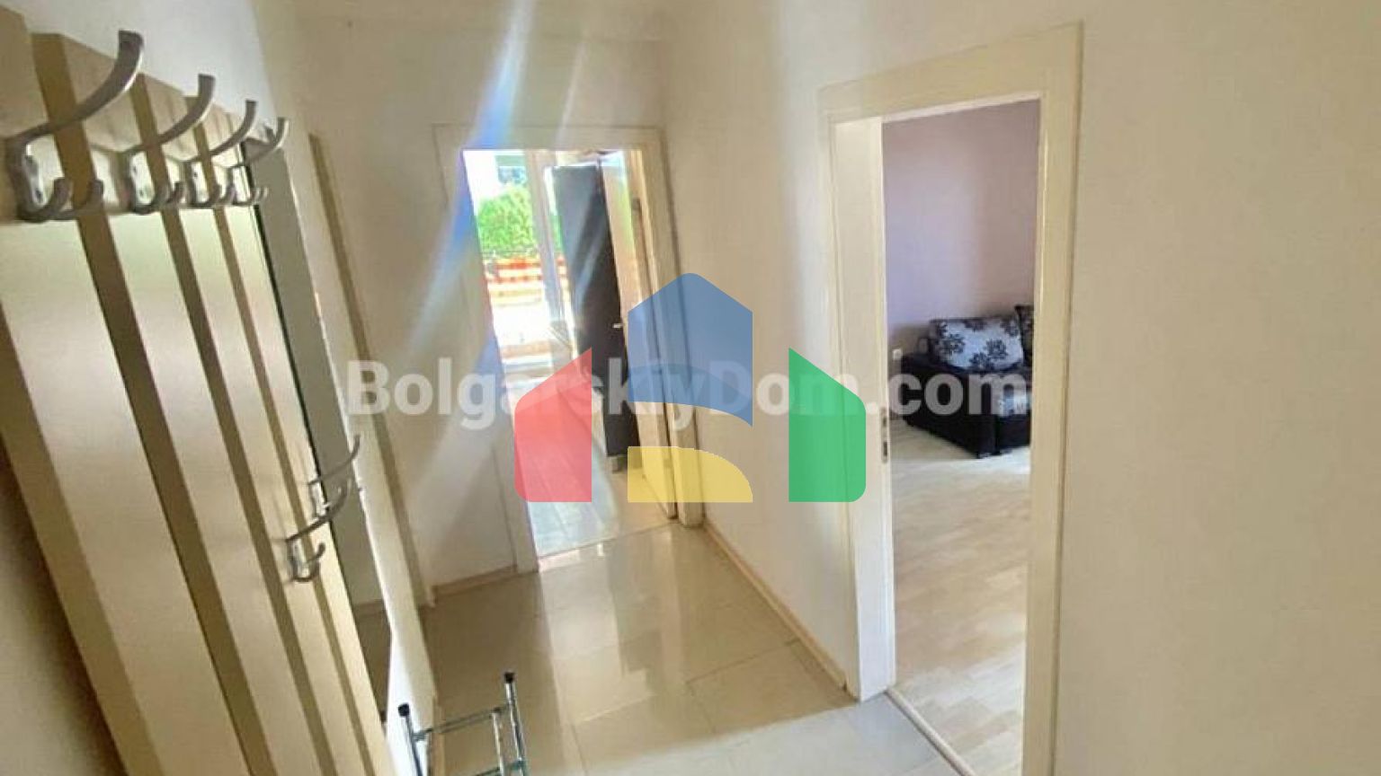 Трехкомнатная квартира в Сансет