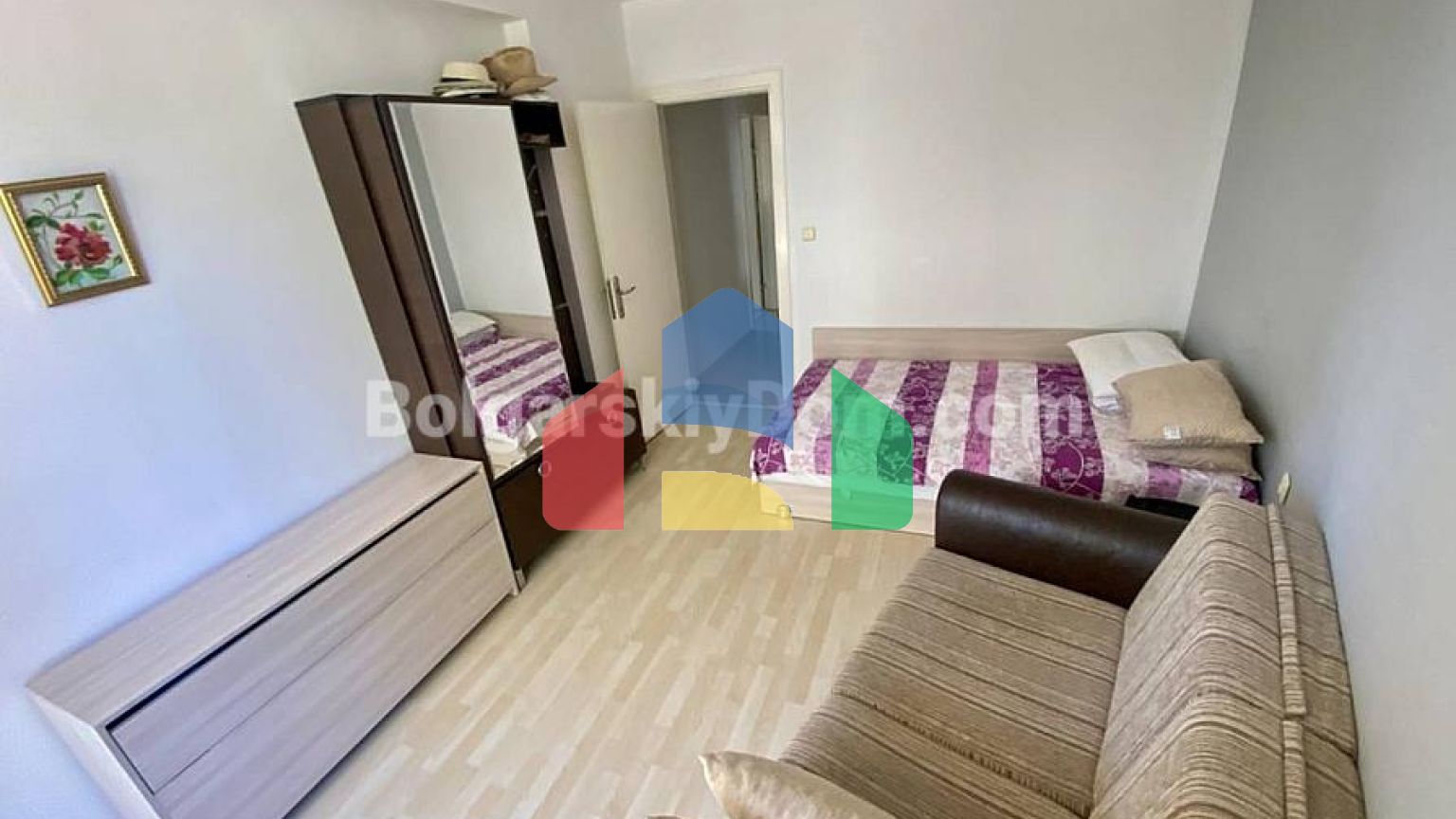 Трехкомнатная квартира в Сансет