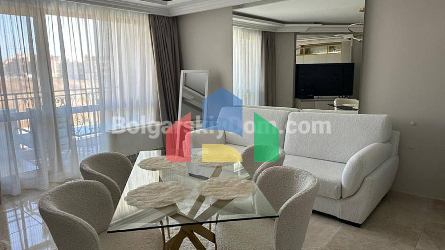 Трехкомнатная квартира в Вилла Флоренция