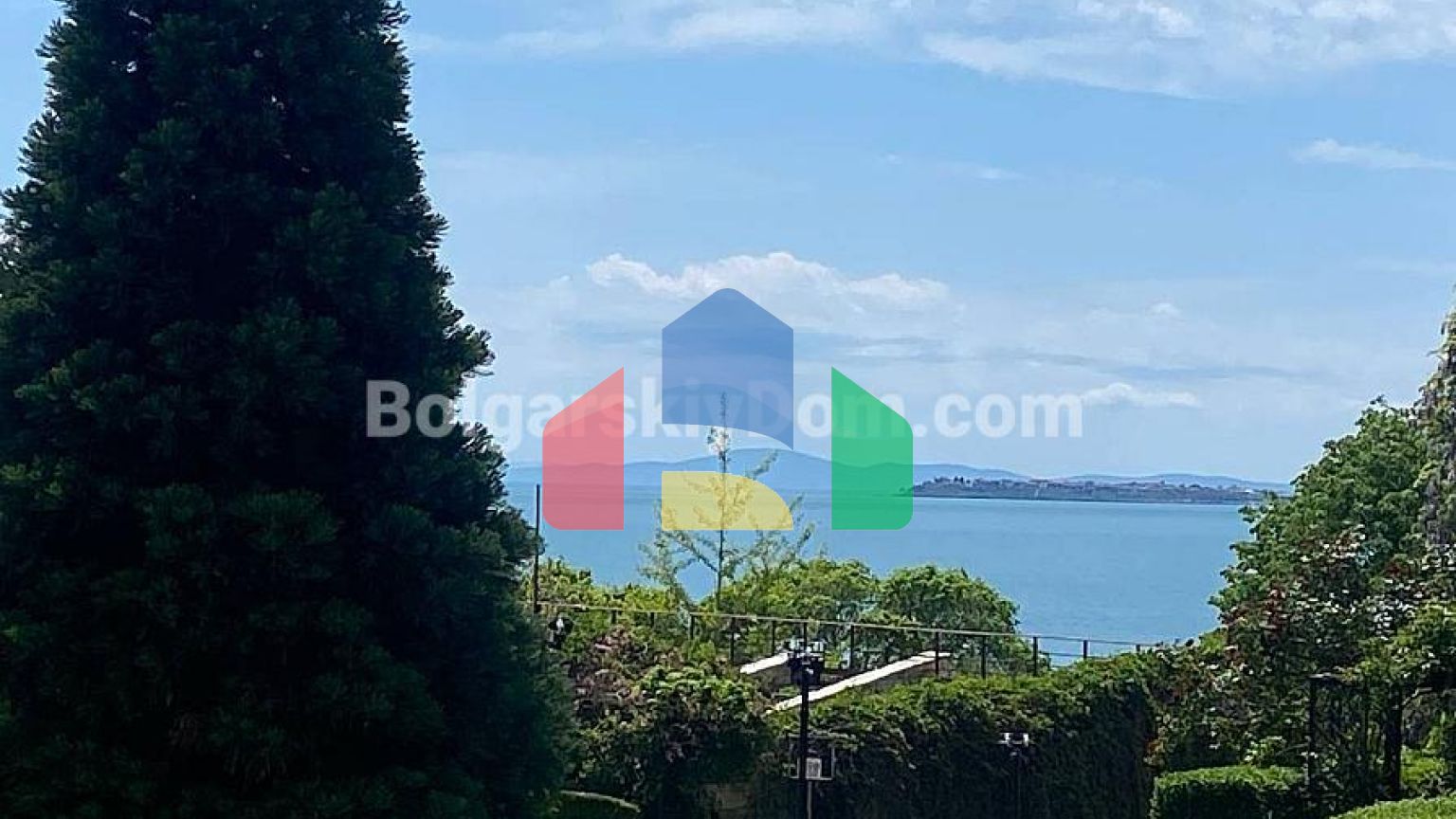 Двухкомнатная квартира в Диамант