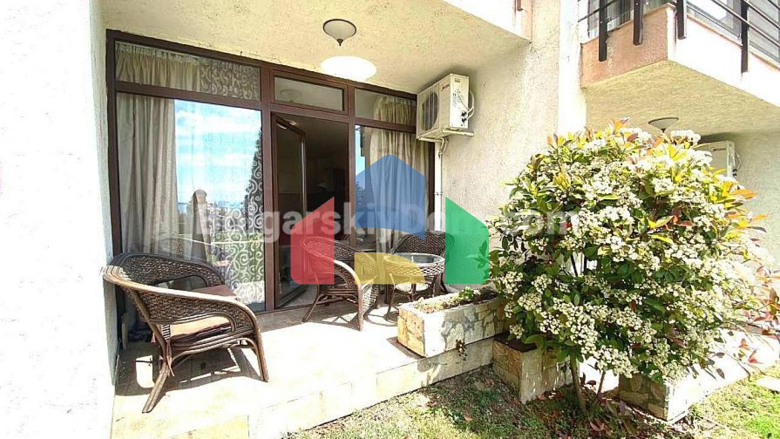 Двухкомнатная квартира в Диамант