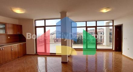 Трехкомнатная квартира в Хелиос