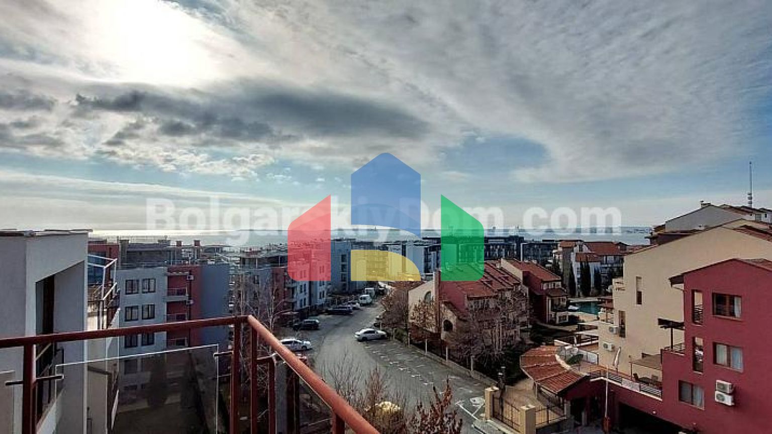 Трехкомнатная квартира в Хелиос