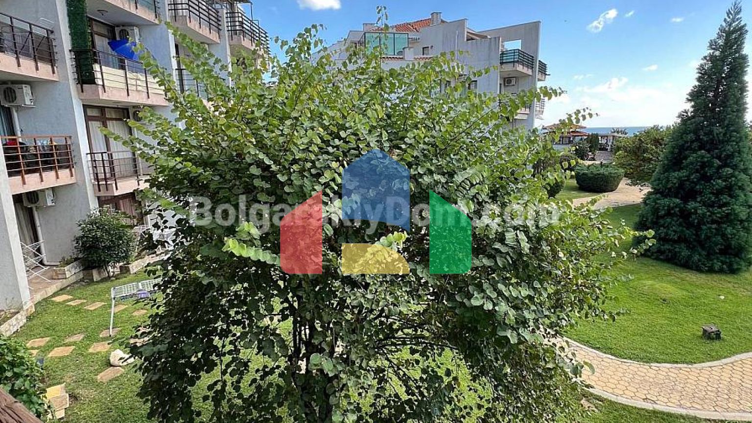 Двухкомнатная квартира в Диамант