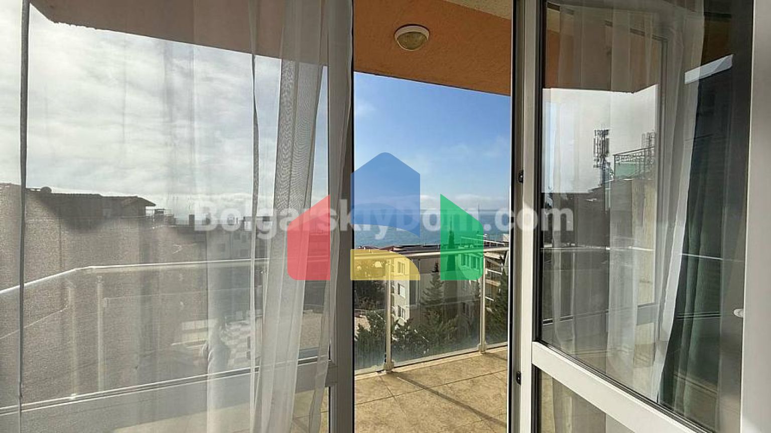 Трехкомнатная квартира в Виста Резиденс