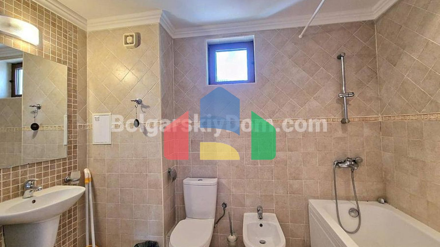 Трехкомнатная квартира в Манастира 2