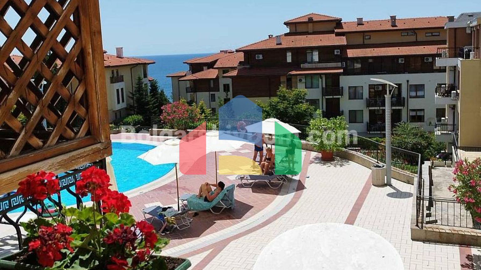 Трехкомнатная квартира в Райский Сад