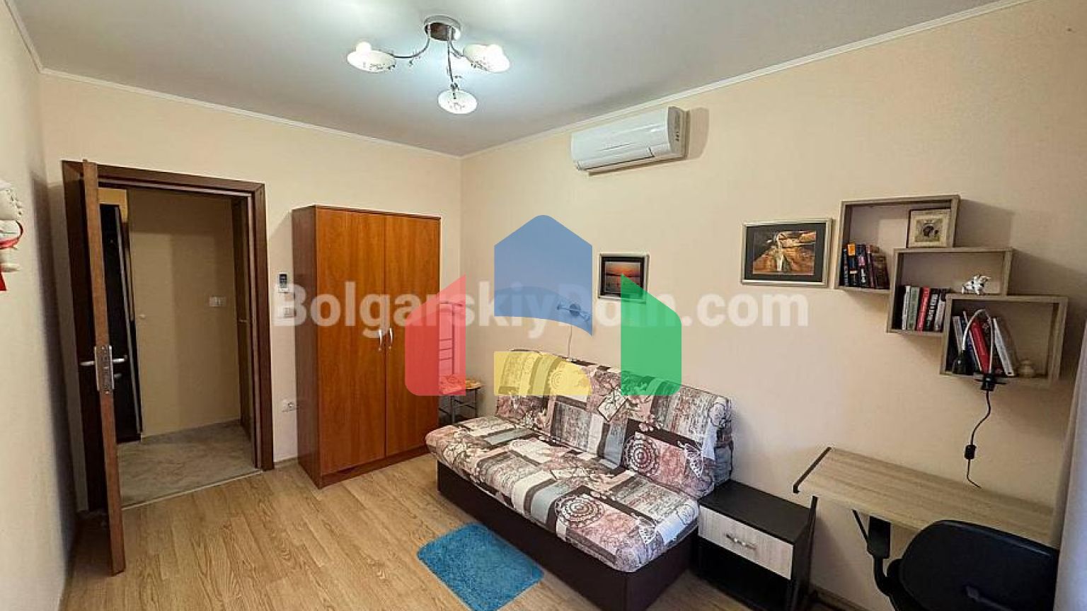 Трехкомнатная квартира в Райский Сад