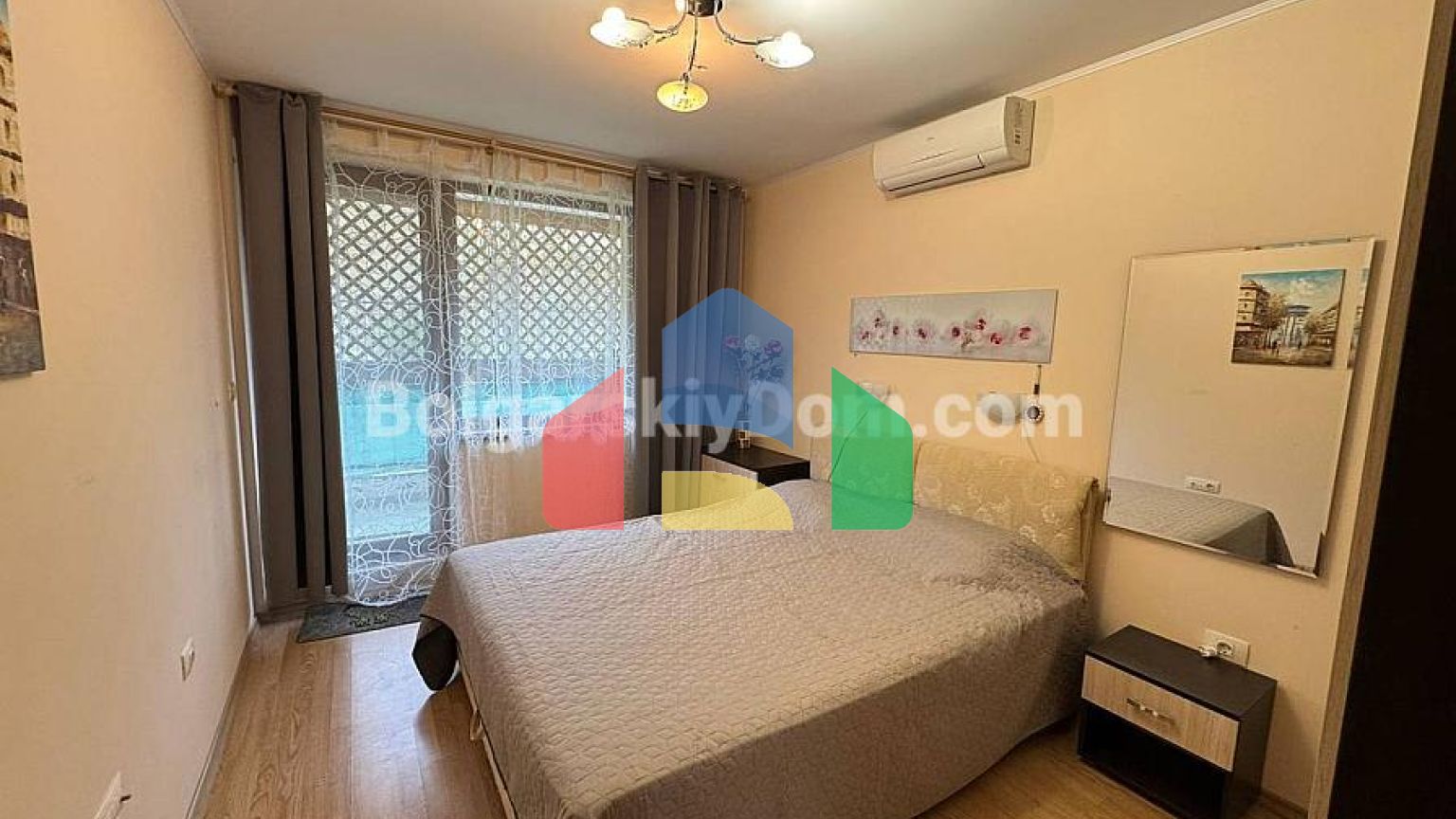 Трехкомнатная квартира в Райский Сад