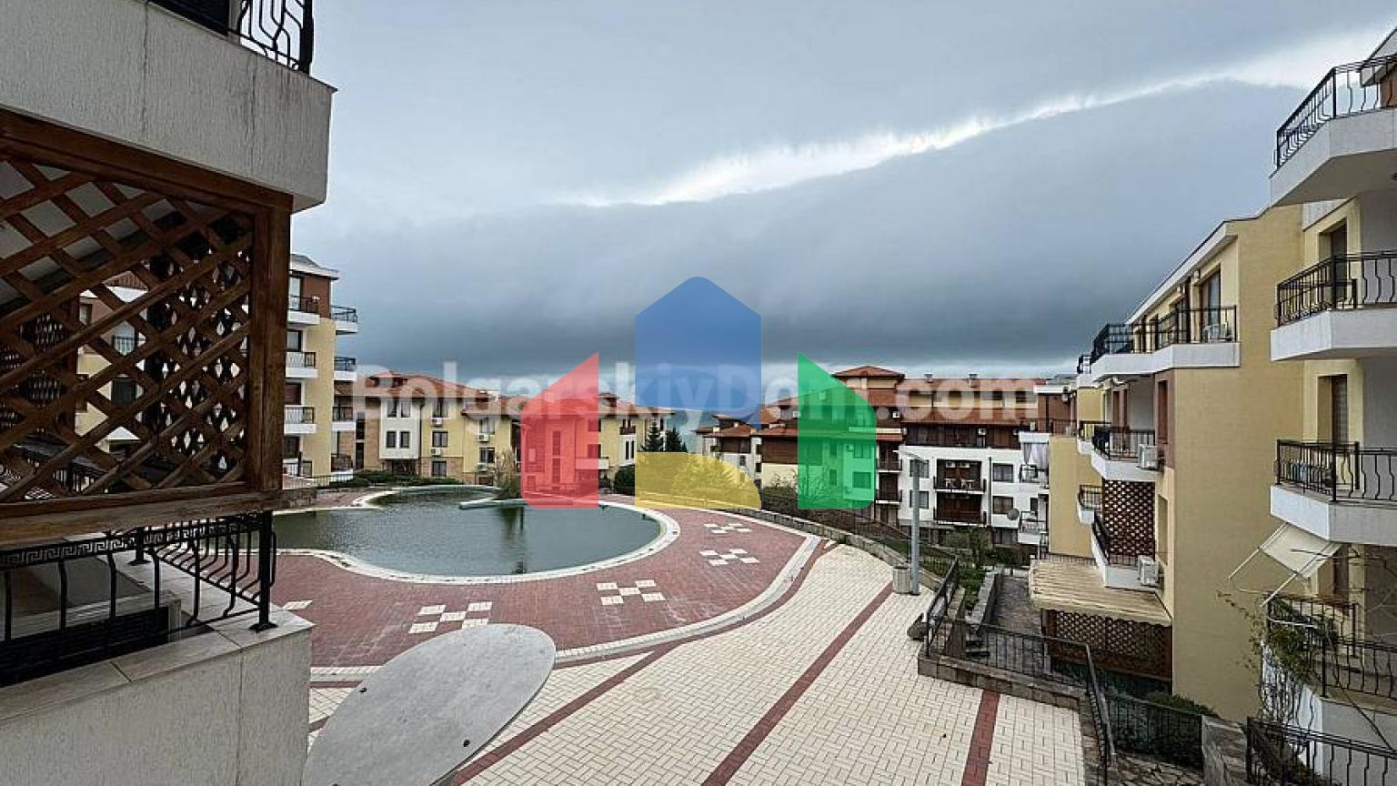 Трехкомнатная квартира в Райский Сад