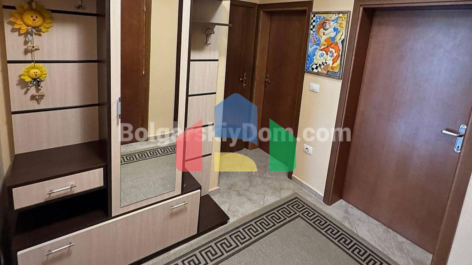 Трехкомнатная квартира в Райский Сад