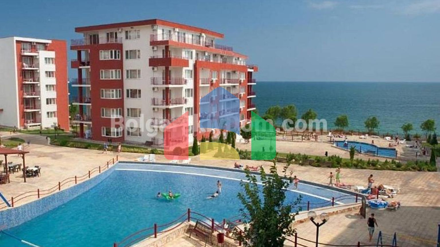 Трехкомнатная квартира в Марина Форт