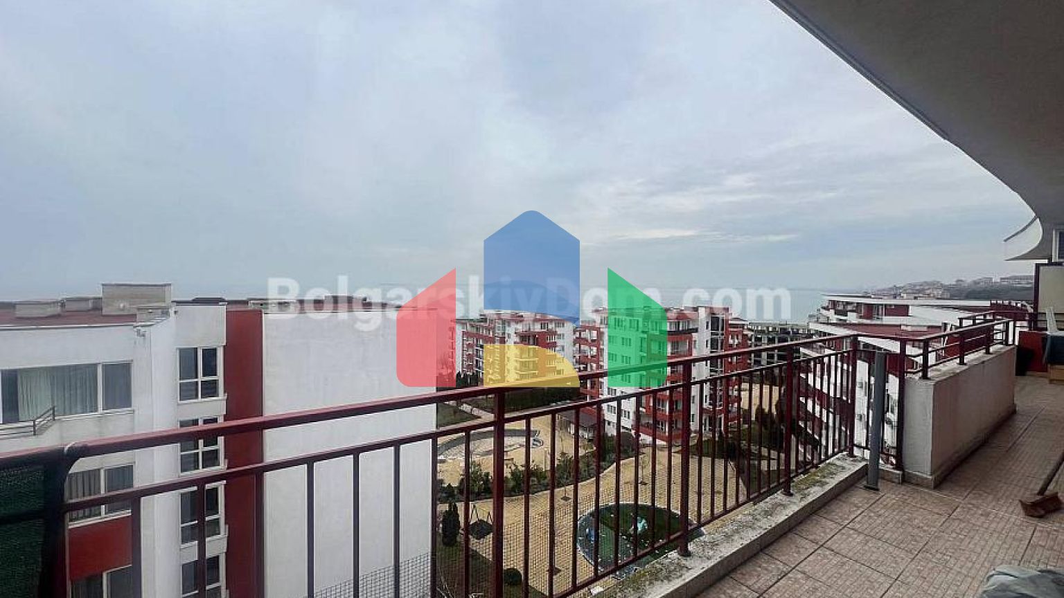 Трехкомнатная квартира в Марина Форт