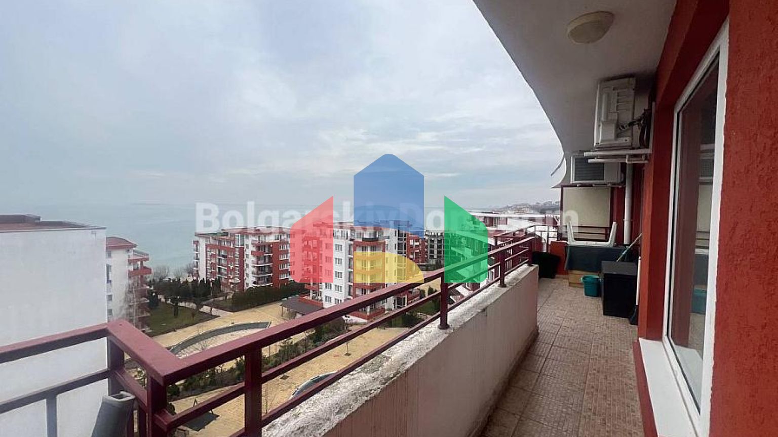 Трехкомнатная квартира в Марина Форт