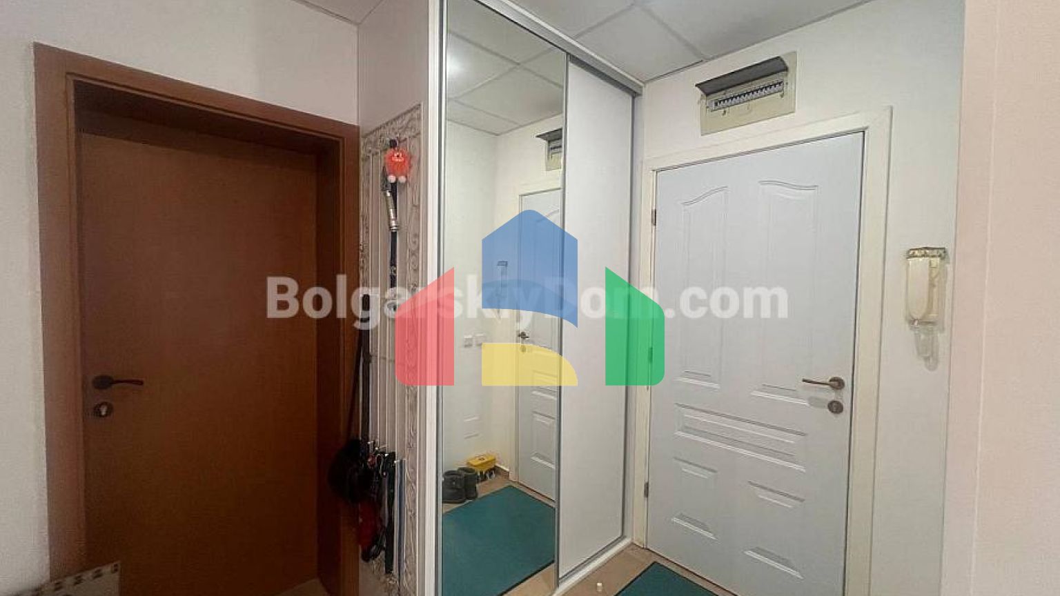 Трехкомнатная квартира в Марина Форт