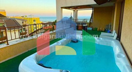 Двухкомнатный пентхаус в Порто Парадизо