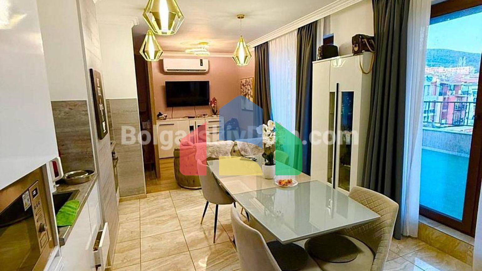 Двухкомнатный пентхаус в Порто Парадизо