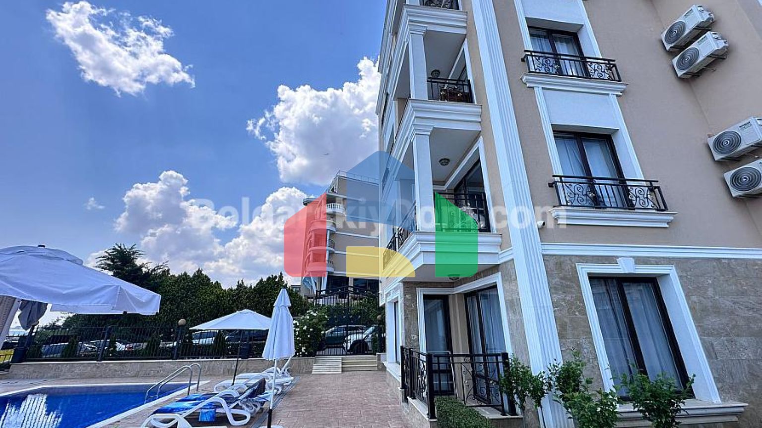 Квартира-студия в Мери Бич