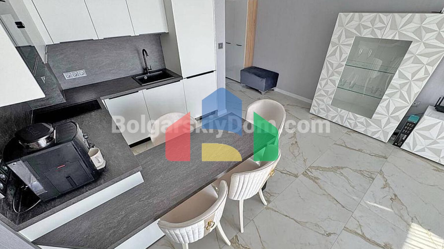 Трехкомнатная квартира в Сан Коуст Резорт