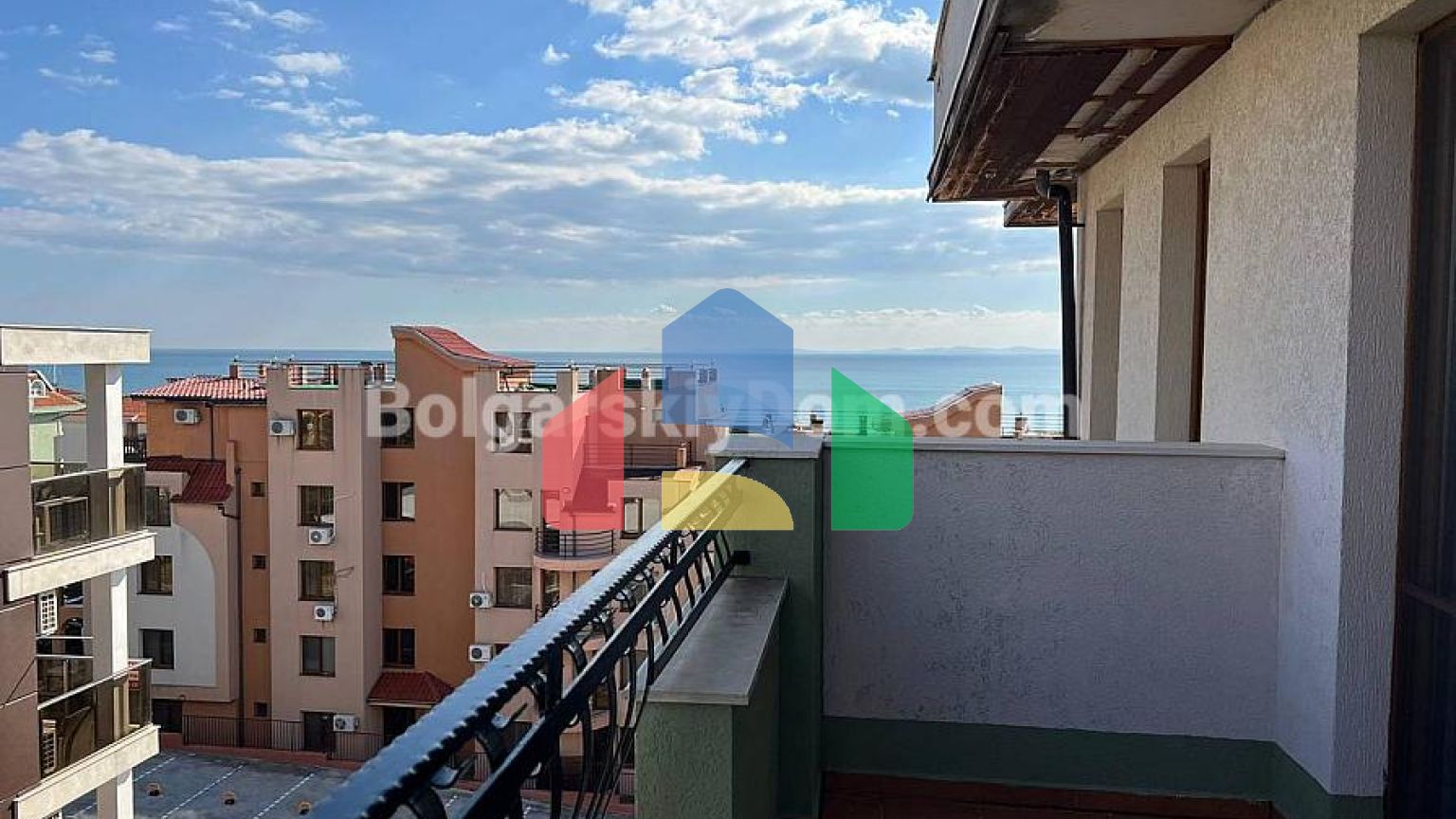 Двухкомнатаная квартира в Марина Парк