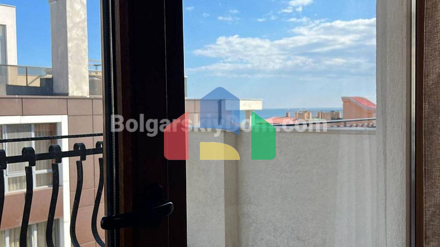 Двухкомнатаная квартира в Марина Парк