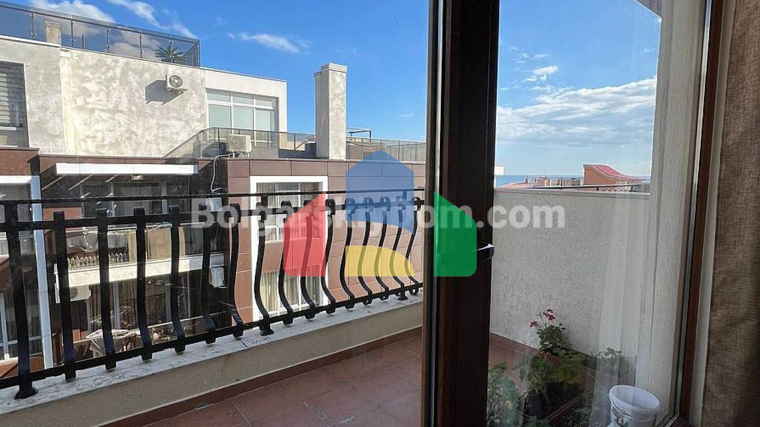 Двухкомнатаная квартира в Марина Парк