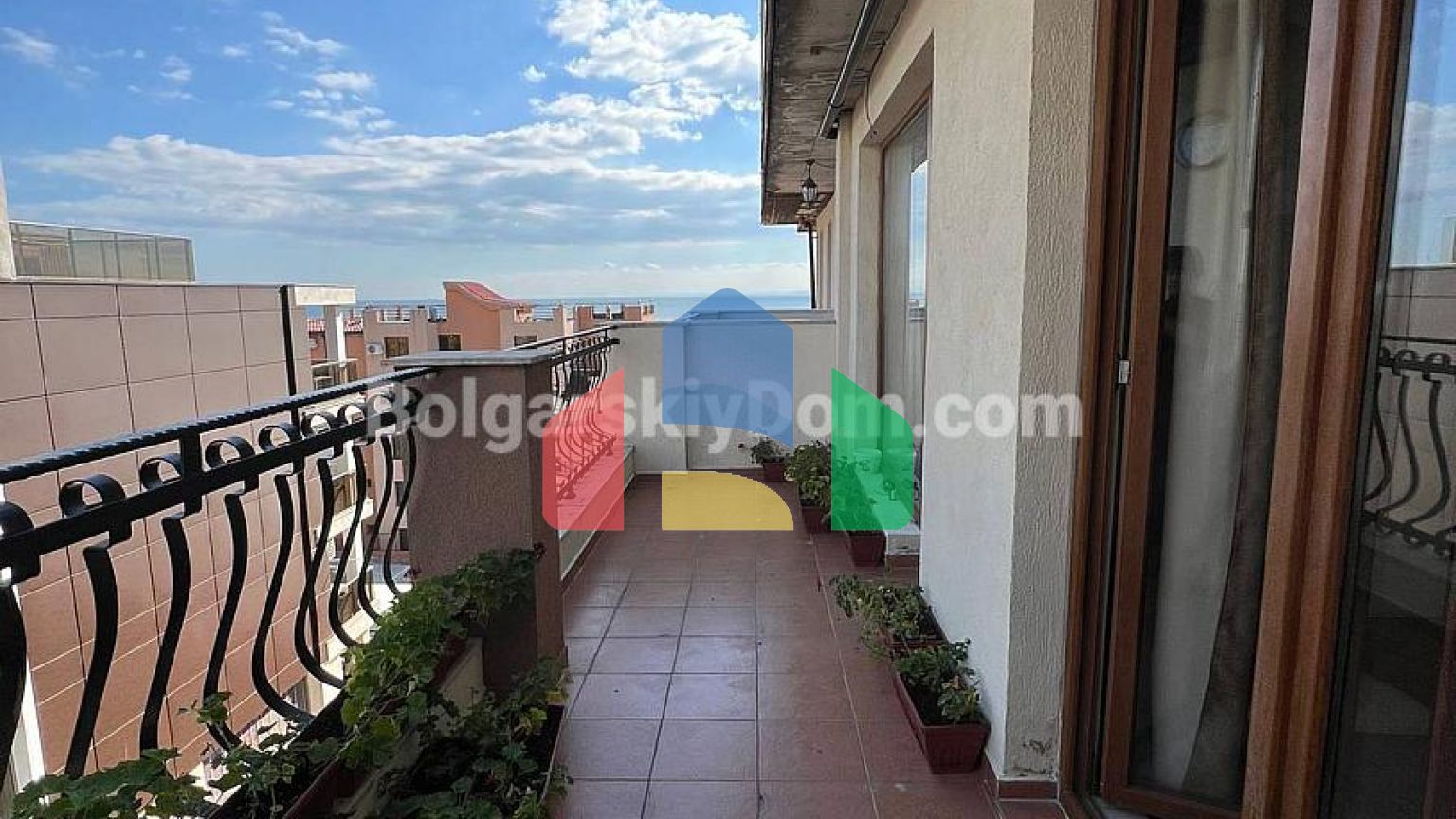 Двухкомнатаная квартира в Марина Парк