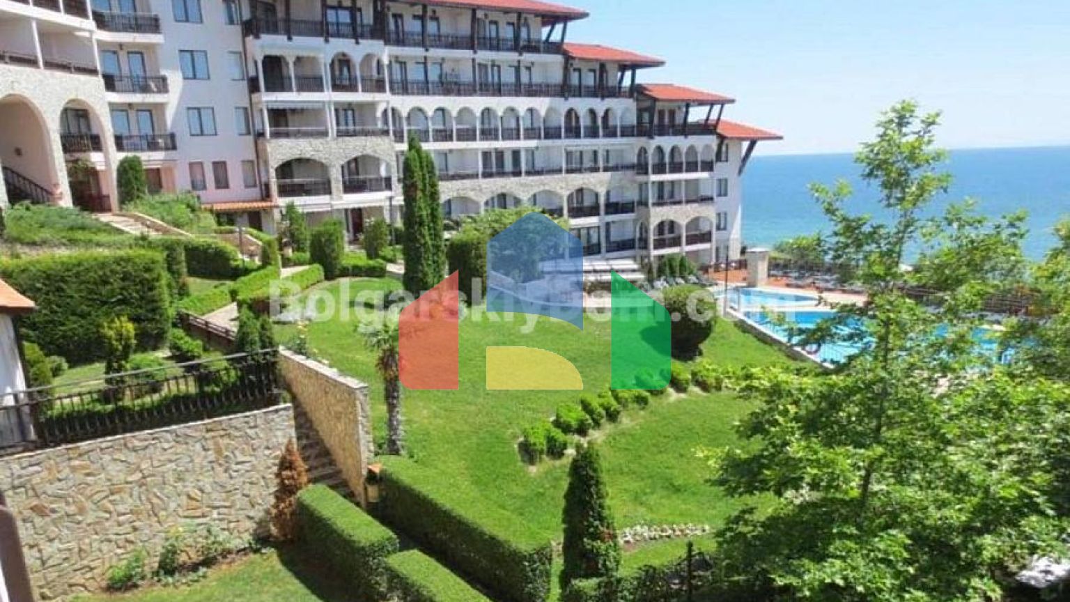 Трехкомнатная квартира в Манастира