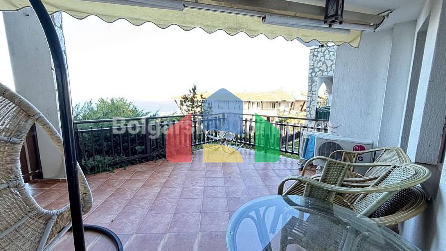 Трехкомнатная квартира в Манастира