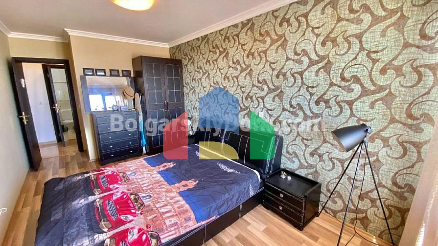 Четырехкомнатная квартира в Олимп