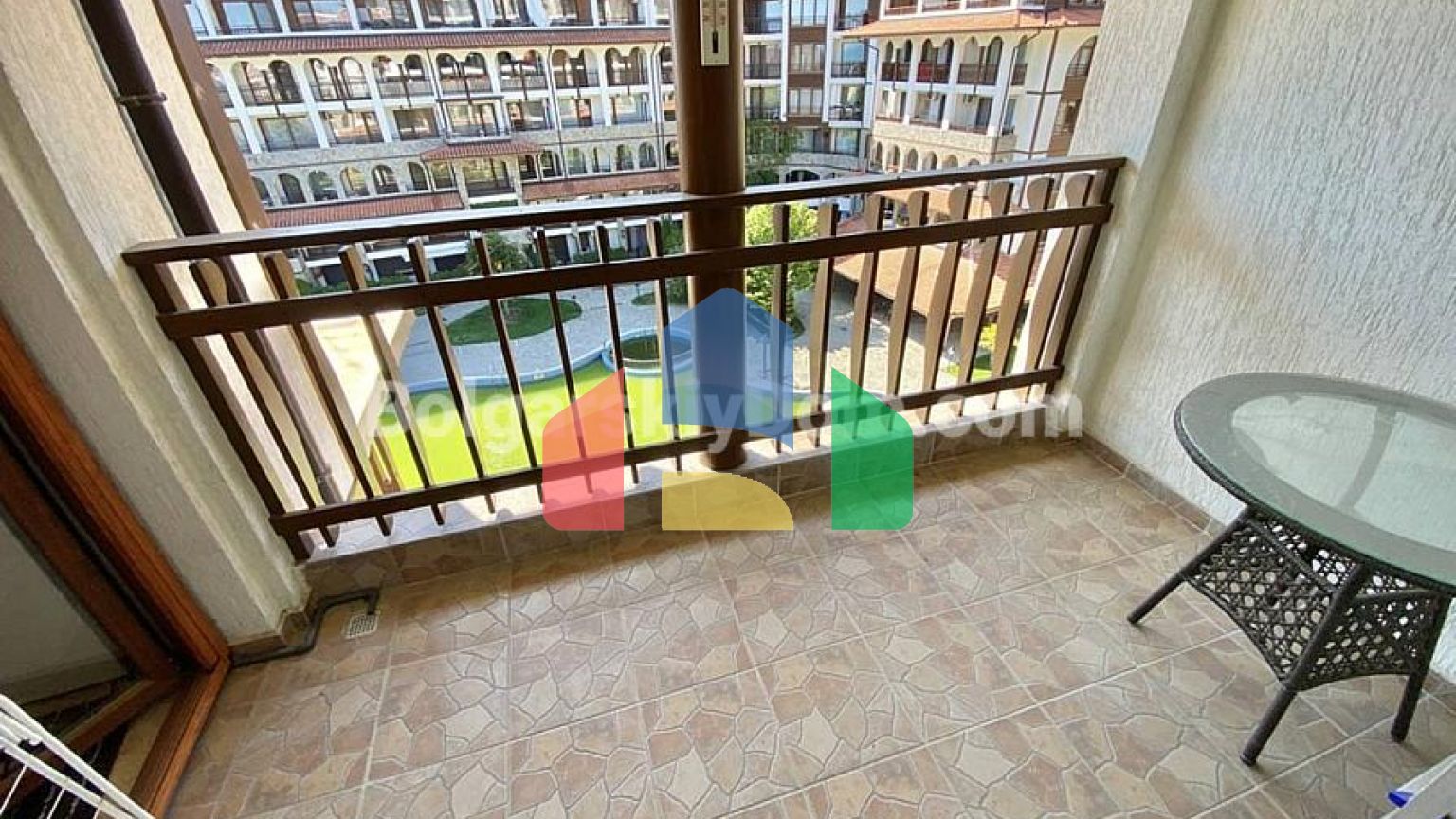 Четырехкомнатная квартира в Олимп