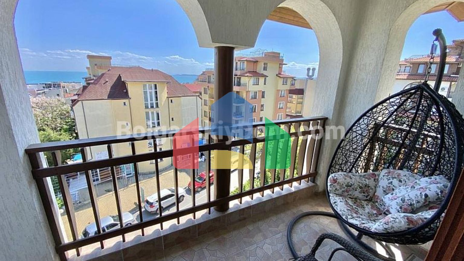 Четырехкомнатная квартира в Олимп