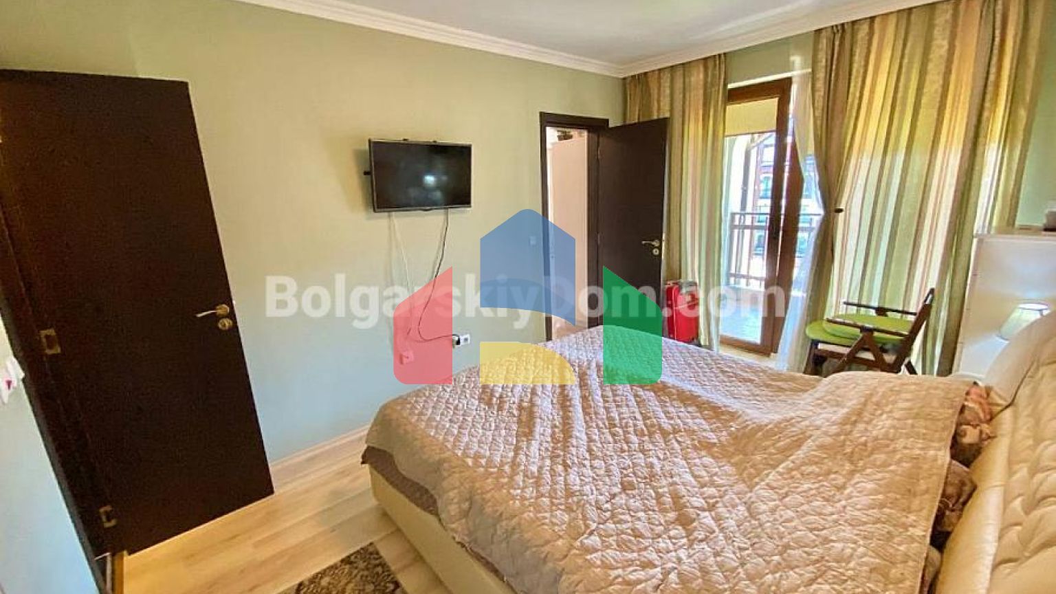 Четырехкомнатная квартира в Олимп