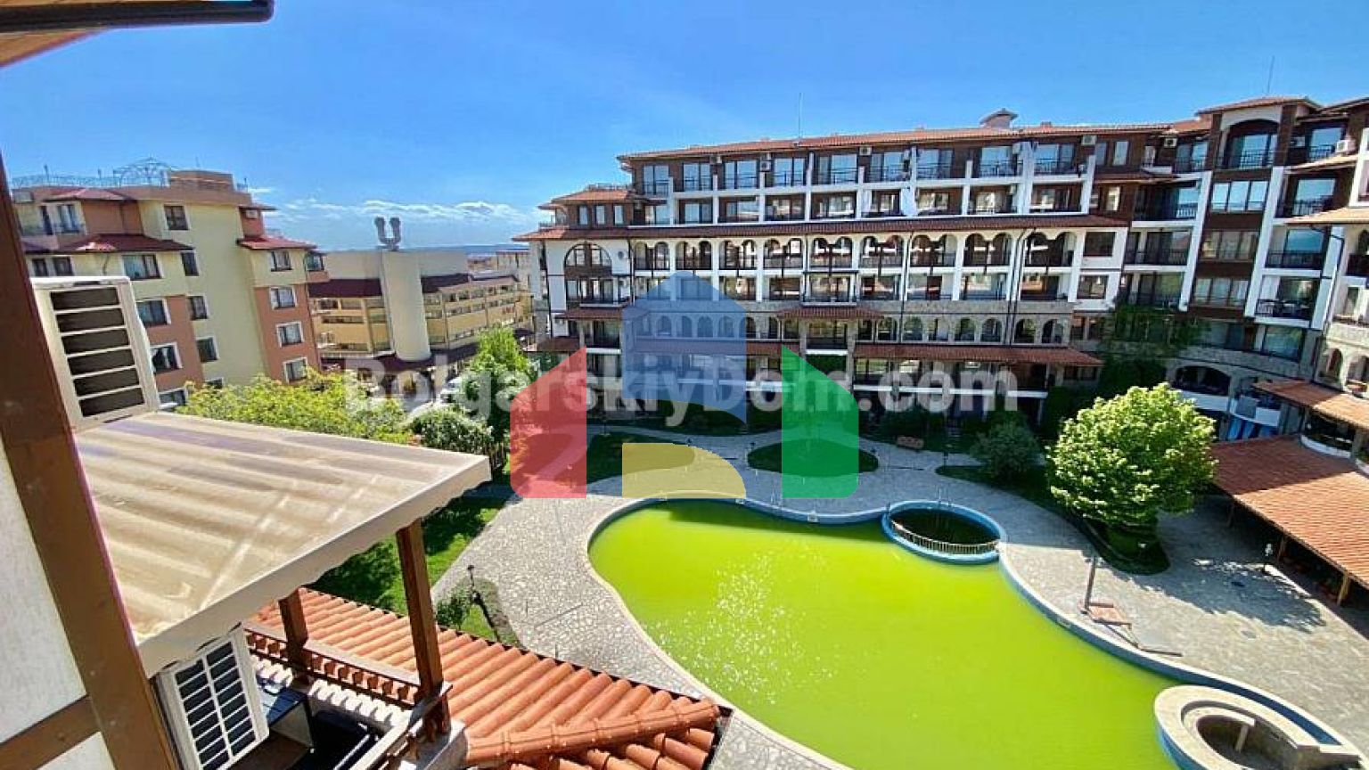 Четырехкомнатная квартира в Олимп