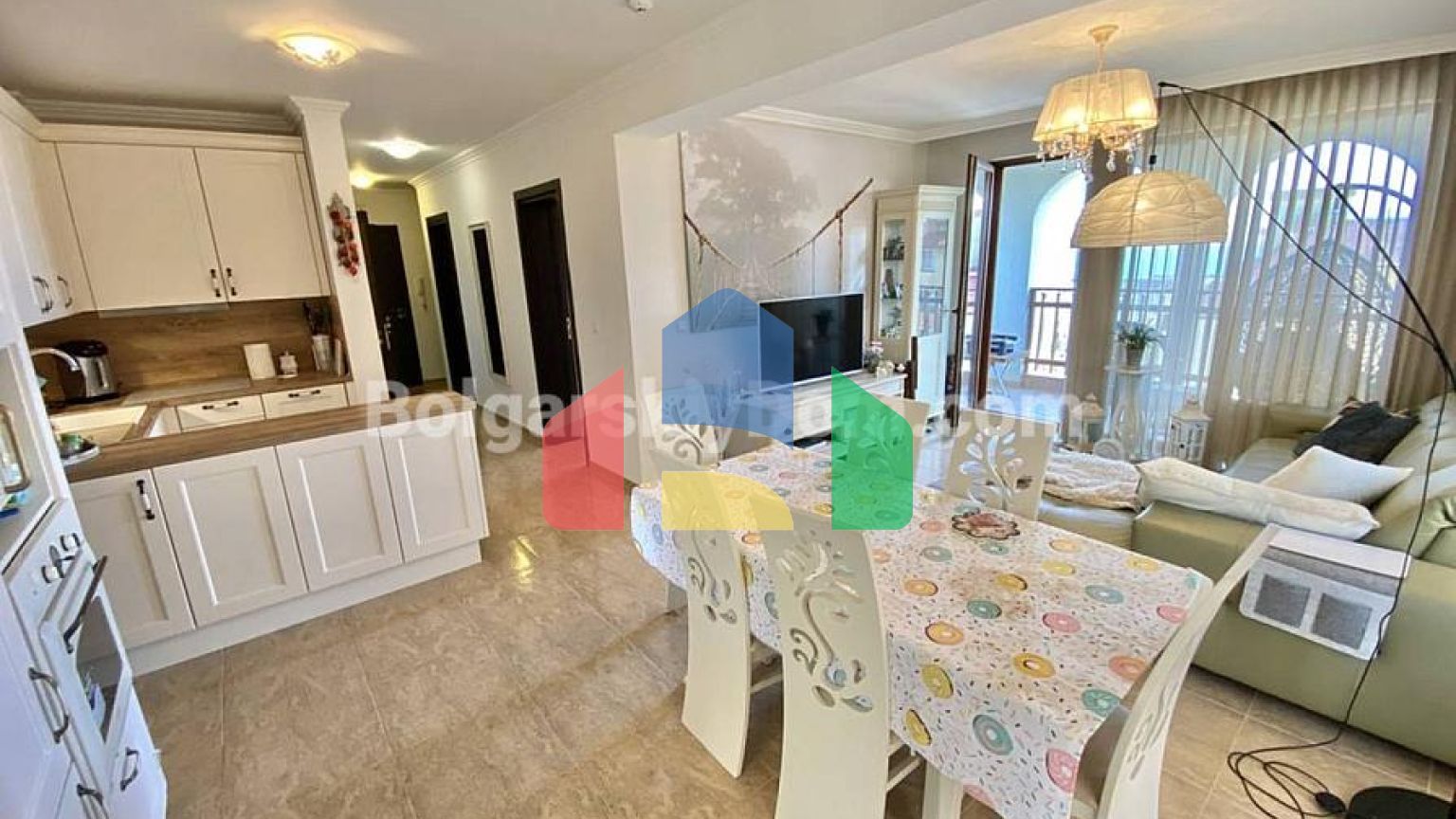 Четырехкомнатная квартира в Олимп