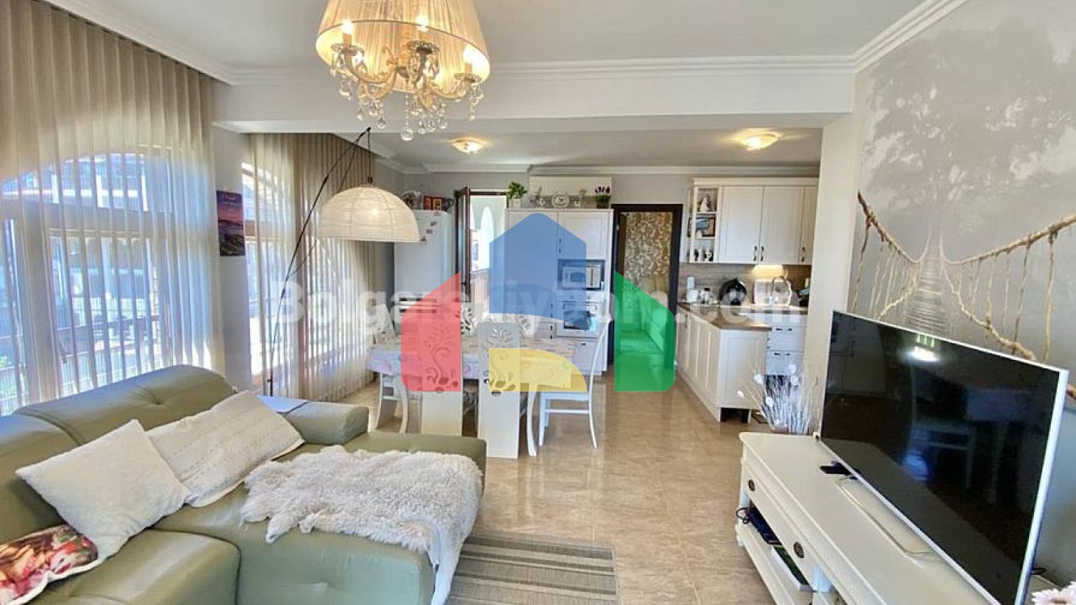 Четырехкомнатная квартира в Олимп