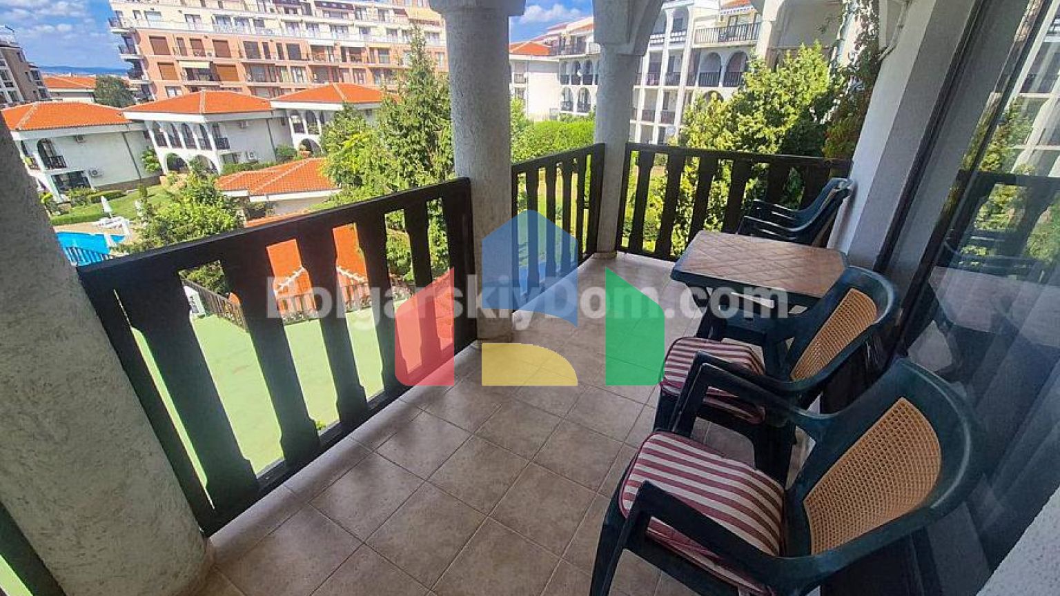 Двухкомнатная квартира в Камбани