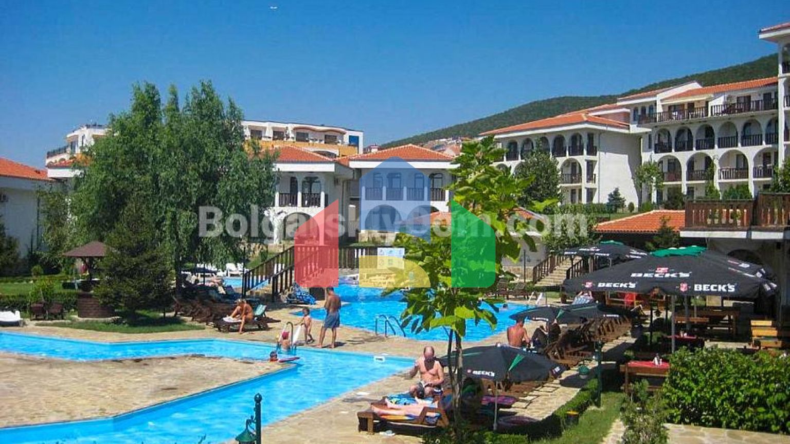 Двухкомнатная квартира в Камбани