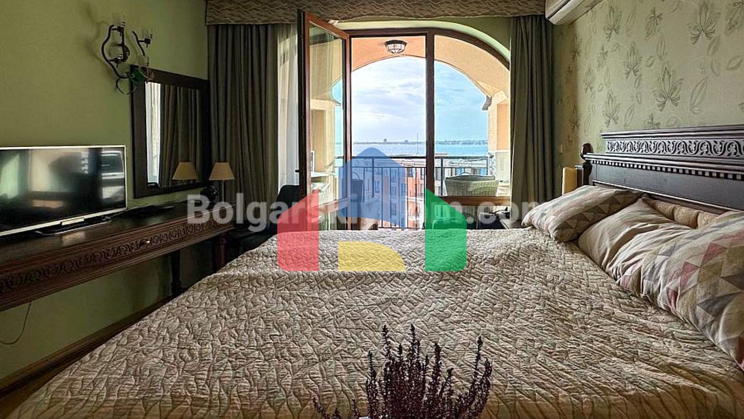 Квартира-студия в Гранд Отель