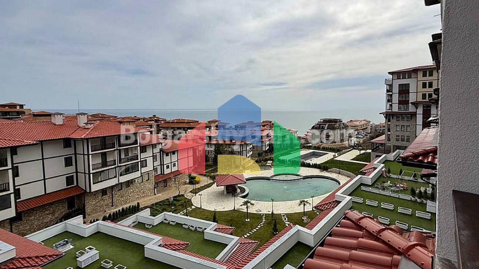 Квартира-студия в Этера 4