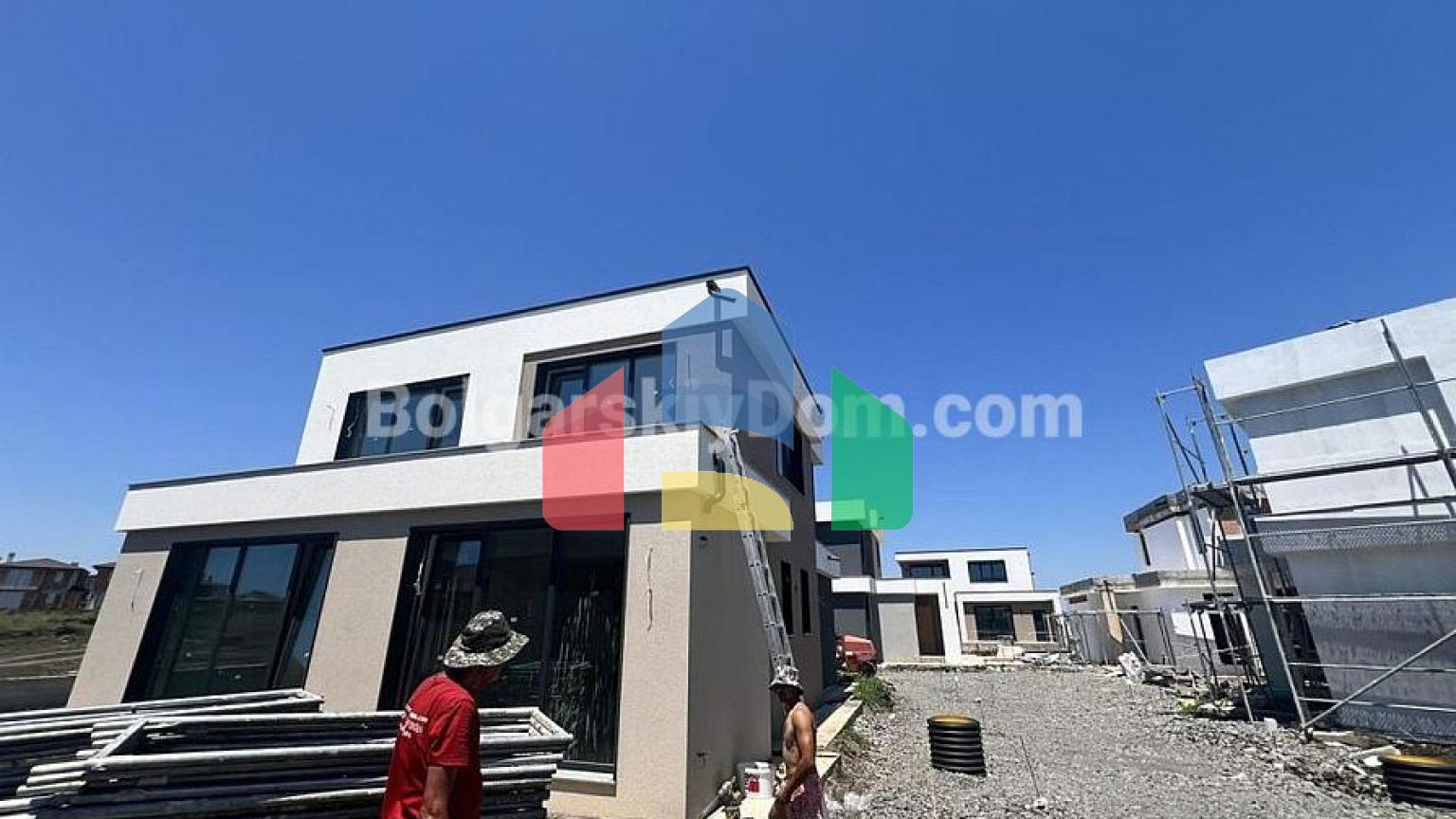 Будинки в комплексі в Поморіє