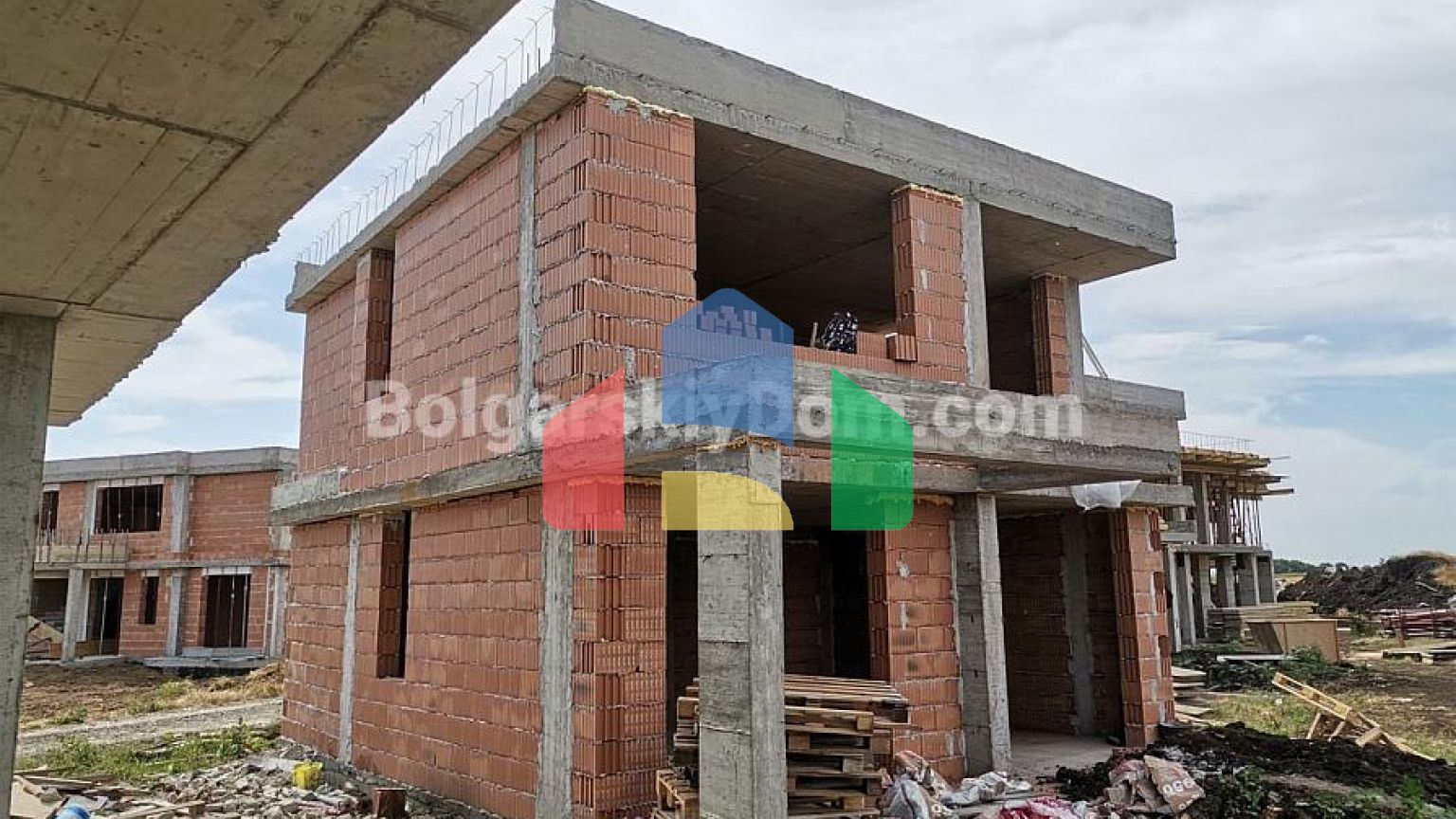 Будинки в комплексі в Поморіє