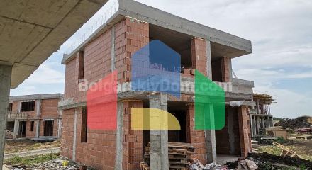 Будинки в комплексі в Поморіє