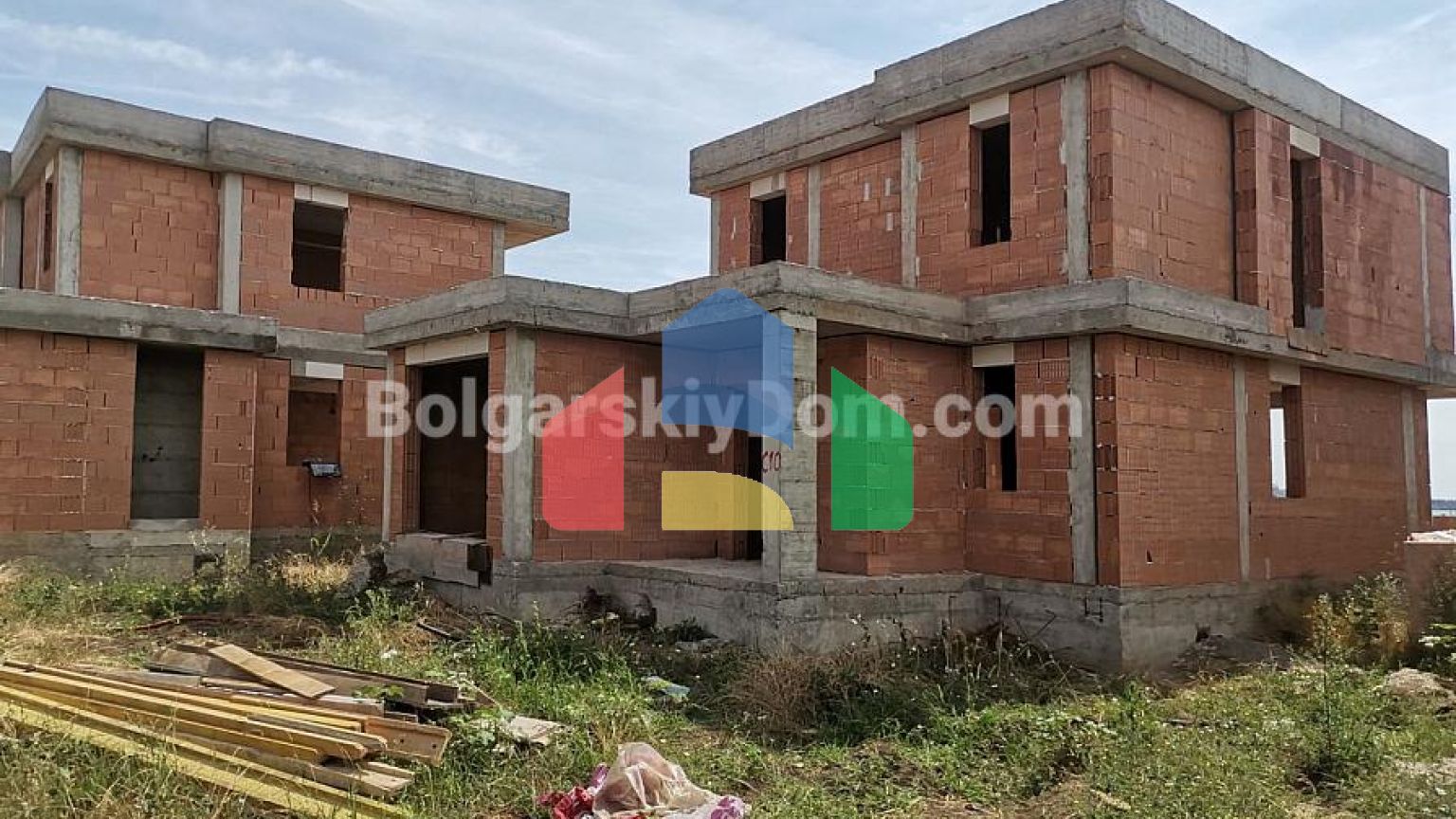 Будинки в комплексі в Поморіє