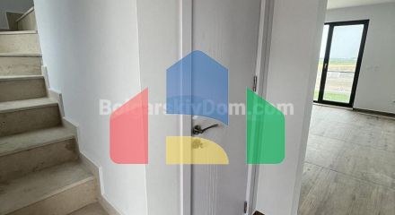 Будинки в комплексі в Поморіє