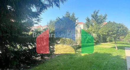 Двоповерховий будинок в Вікторія Резиденс